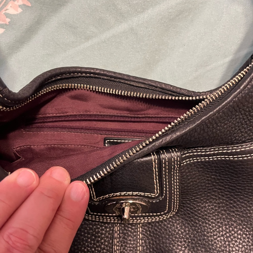 Coach Black Pebbled Leather Shoulder Bag with Turnlock Closure - Picture 2 of 3